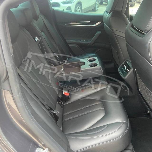 Maserati Ghibli 3.0 V6 Gransport 275cv auto - Immagine 20