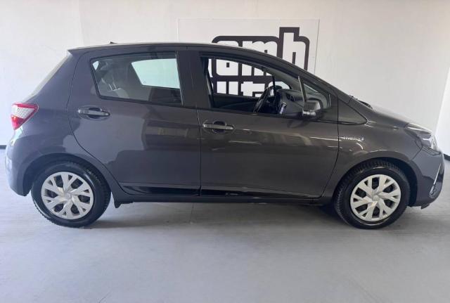 Toyota Yaris 1.5h Active Plus - Immagine 8