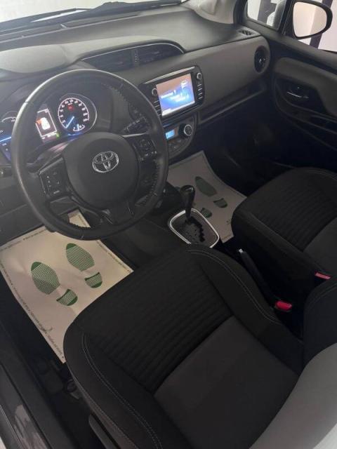 Toyota Yaris 1.5h Active Plus - Immagine 3
