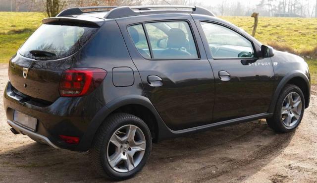 Dacia Sandero 0.9 tce turbo Comfort Gpl s&s 90cv - Immagine 3