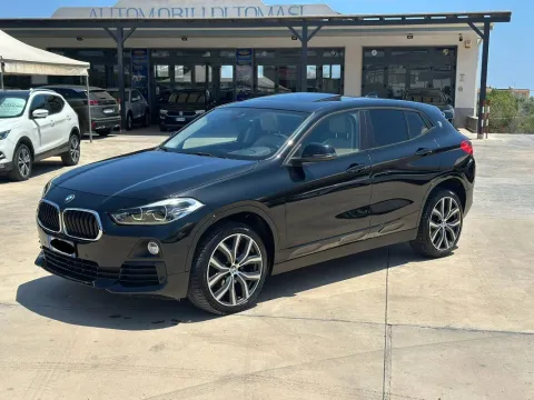Jaguar E-Pace 2.0d i4 R-Dynamic HSE awd 150cv auto my19 - Immagine 1
