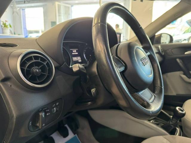 Audi A1 1.6 tdi Attraction 90cv - Immagine 12