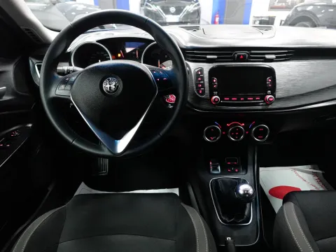 Alfa Romeo Giulietta 1.6 jtdm Sport 120cv my19 - Immagine 16