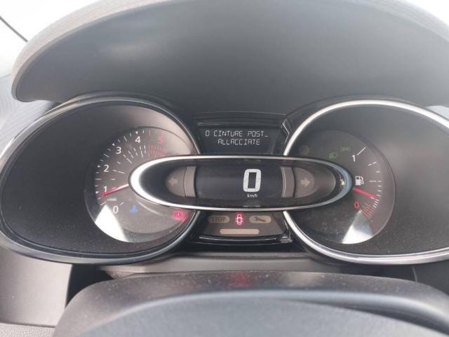 Renault Clio 1.5 dci Moschino Zen 75cv - Immagine 3