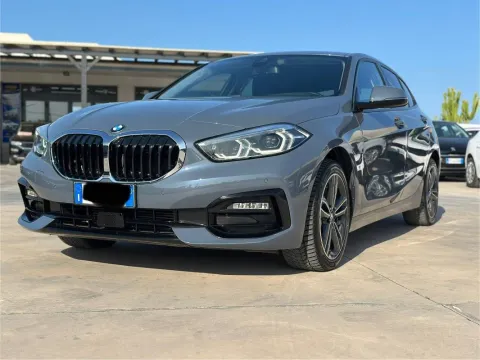 Volvo XC60 2.0 b4 Momentum Pro awd auto - Immagine 3