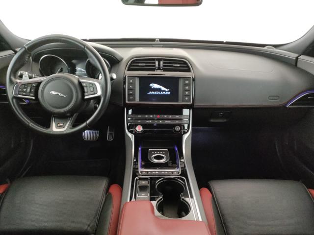 Jaguar  Xe 3.0 V6 S 340cv Auto - Immagine 10