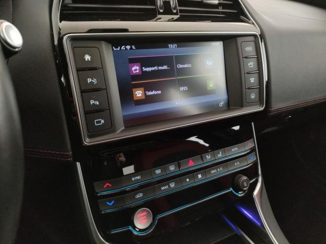 Jaguar  Xe 3.0 V6 S 340cv Auto - Immagine 11