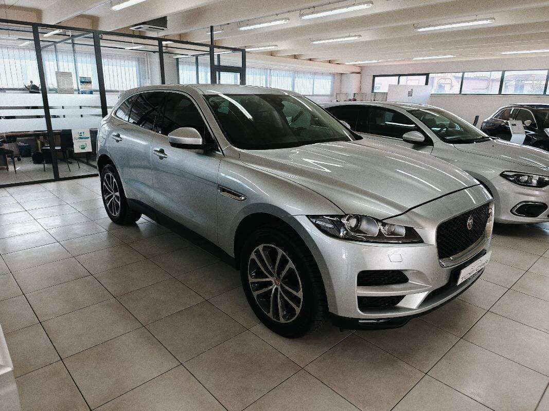 Jaguar F-Pace 2.0d i4 Portfolio awd 180cv my18 - Immagine 1