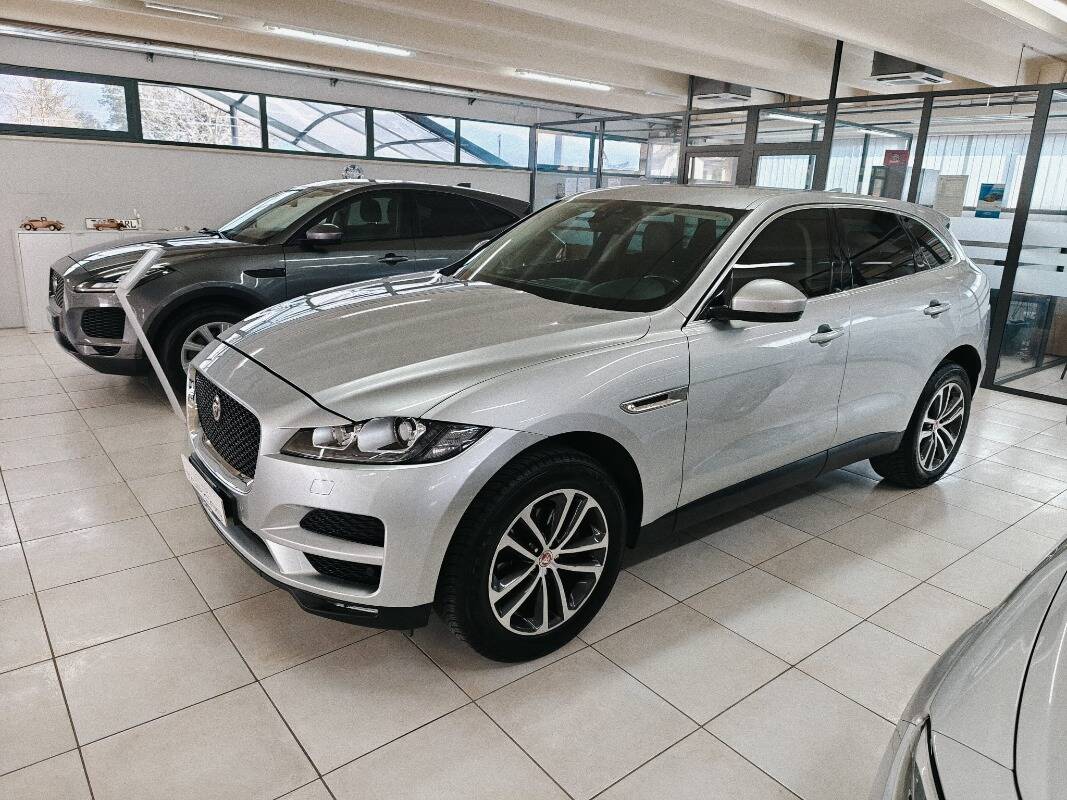 Jaguar F-Pace 2.0d i4 Portfolio awd 180cv my18 - Immagine 2