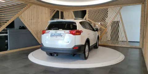 Toyota Rav4 2.2 d-cat Style 4wd 150cv auto - Immagine 7