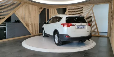 Toyota Rav4 2.2 d-cat Style 4wd 150cv auto - Immagine 9