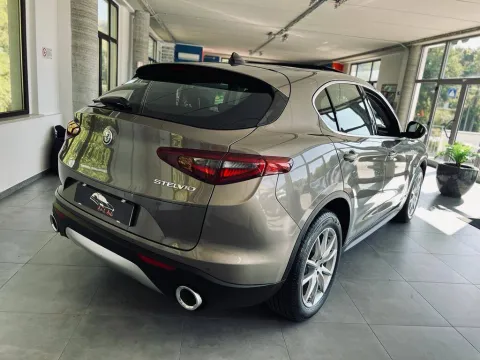 Lancia Ypsilon 0.9 t.air Gold ecochic metano 80cv E5+ - Immagine 4
