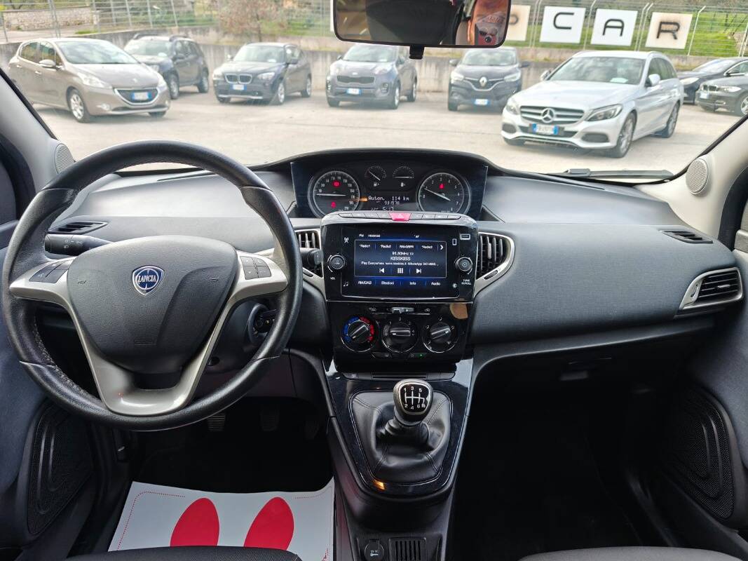 Lancia Ypsilon 1.0 firefly hybrid Gold s&s 70cv - Immagine 4