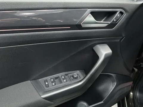 Volkswagen T-Roc 2.0 tdi Advanced 150cv dsg - Immagine 25