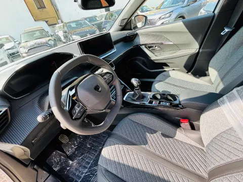 Peugeot 2008 1.2 puretech Allure s&s 100cv - Immagine 18