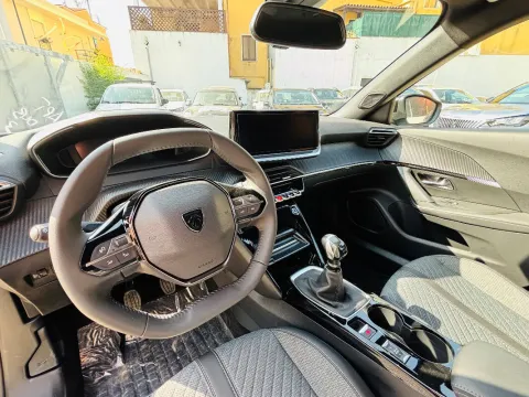 Peugeot 2008 1.2 puretech Allure s&s 100cv - Immagine 19