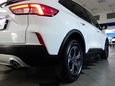 Ford Kuga 1.5 ecoblue Connect 2wd 120cv - Immagine 8