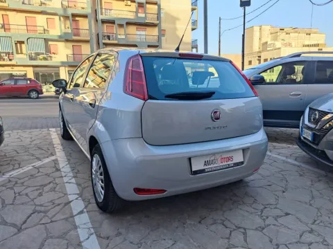Fiat Punto 5p 1.3 mjt 16v Street 75cv E5+ - Immagine 6