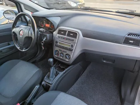 Fiat Punto 5p 1.3 mjt 16v Street 75cv E5+ - Immagine 12