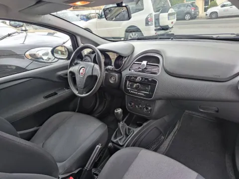 Fiat Punto 3p 1.3 mjt 16v Young 75cv - Immagine 12